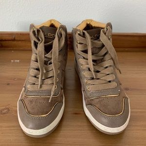 Also ankle boots sneakers